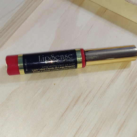 Hurricane Red LipSense - Picture 2 of 4